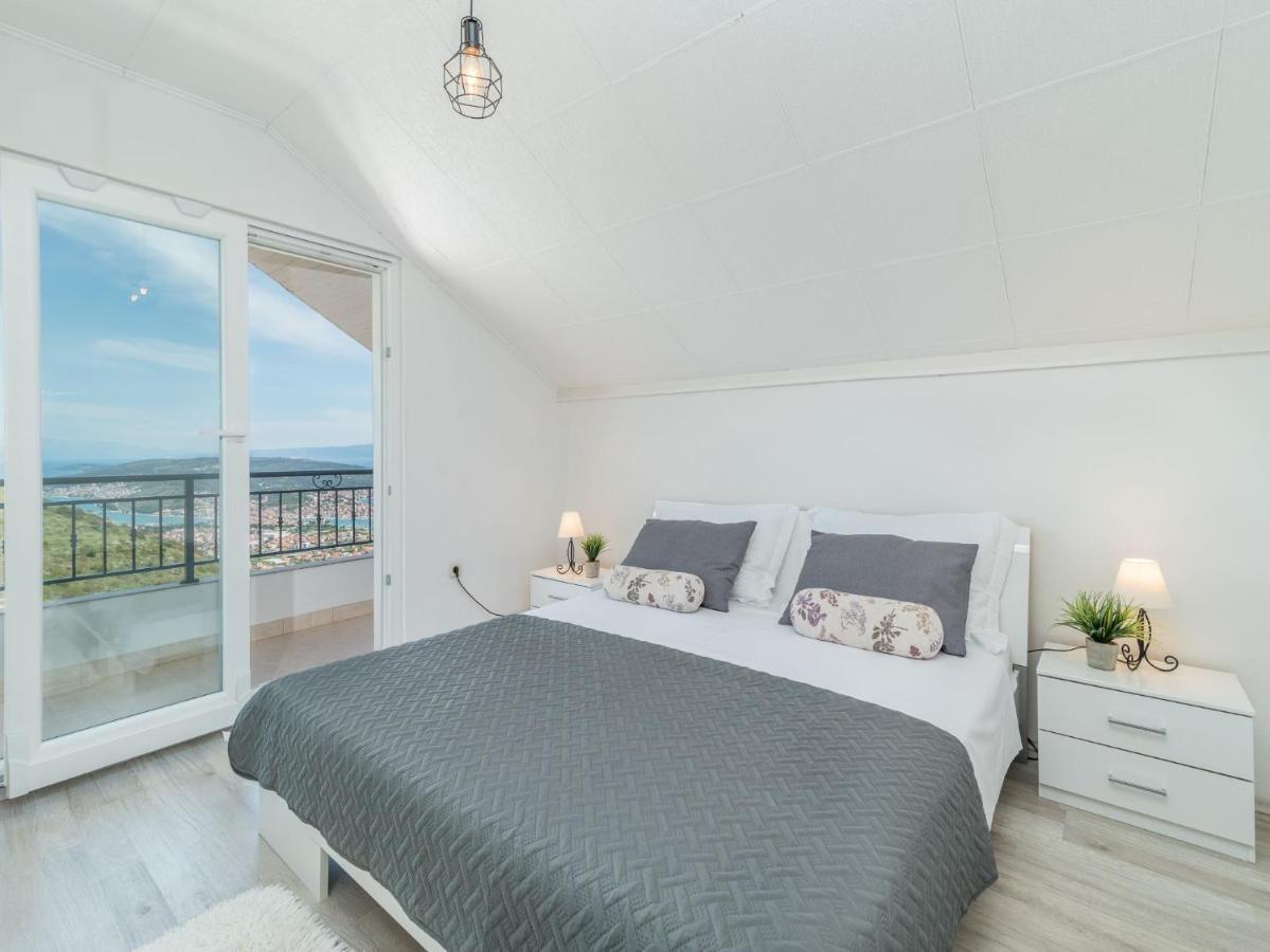 Scenic Sea View,Three Bedroom Villa With Pool Trogir Exteriör bild