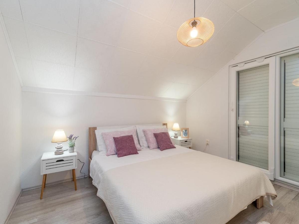 Scenic Sea View,Three Bedroom Villa With Pool Trogir Exteriör bild